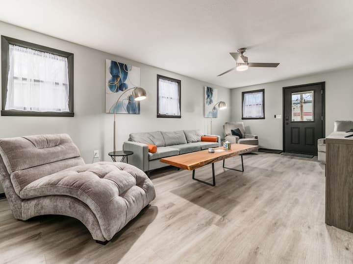 Walk to Uptown/Otterbein | New Beds | Clean Home