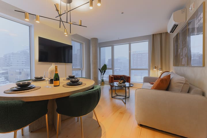 Upscale 2BR Penthouse w/Panoramic View