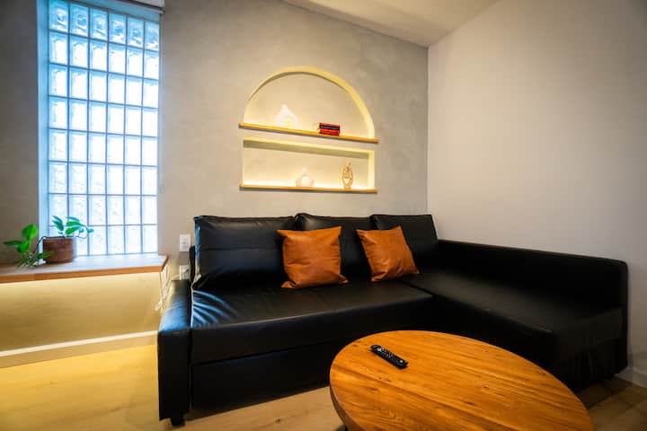 Trendy Studio W/private Patio 10 Miles From Disney - Diamond Bar, CA