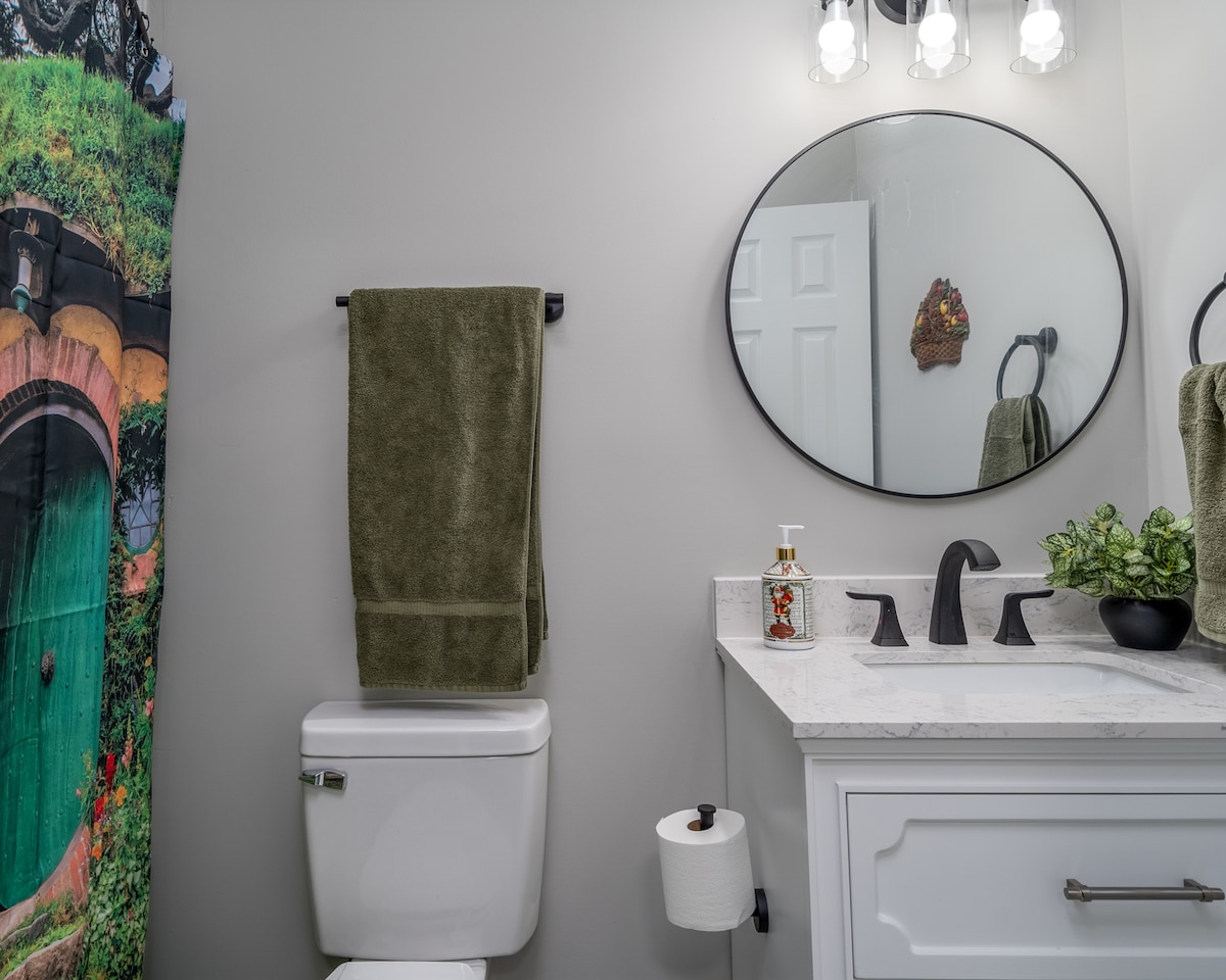 Hobbiton Charm 2 BR Townhouse