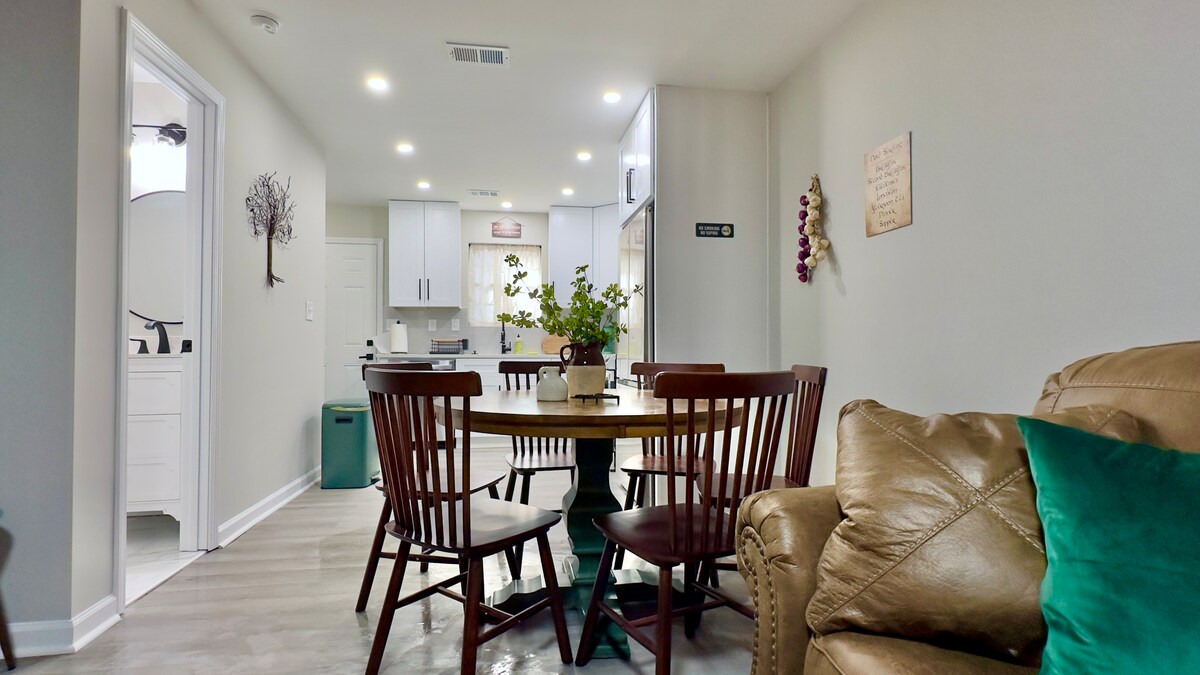 Hobbiton Charm 2 BR Townhouse