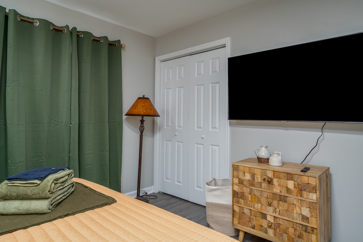 Hobbiton Charm 2 BR Townhouse
