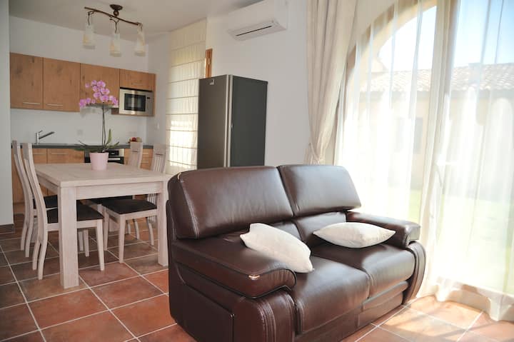 Appartement "Patio" - Hébergement De Prestige - Le Tholonet