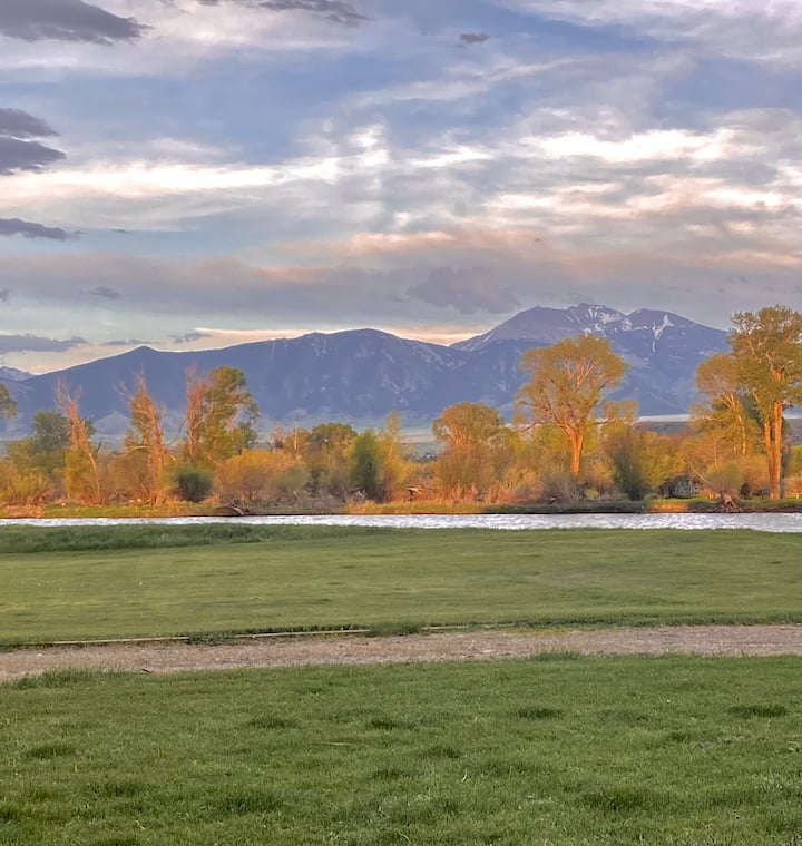 Luxury Home on Madison River!