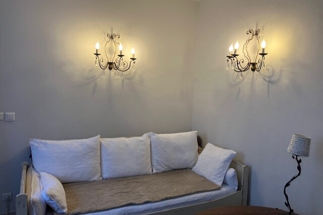 pohovka - extra vysúvacia posteľ.