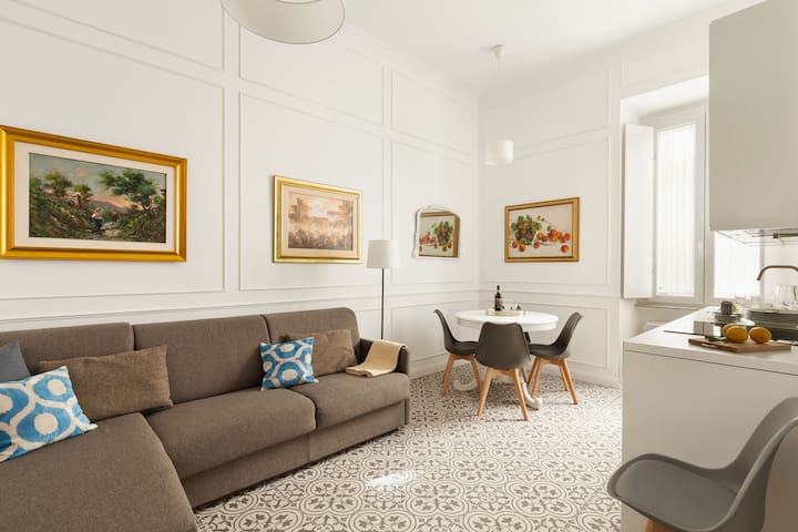 entire 2 beds apt cozy elegance in central Rome