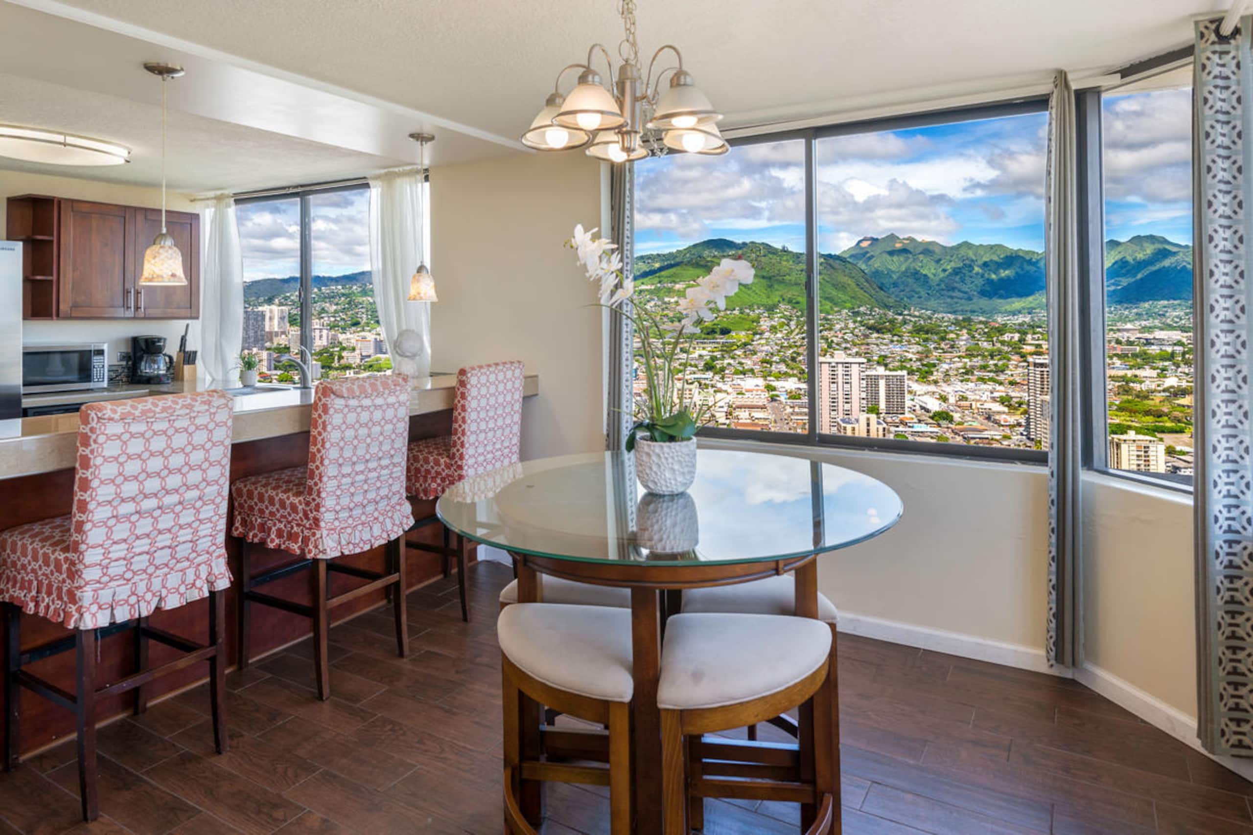 HM PH 303 Comfy Penthouse in Waikiki - Sleeps 6 - Image 10