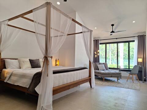 Luxury 4 Bedroom Oasis with Pool, Steps to Beach