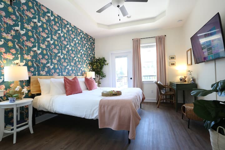 The Lotus Suite. Newly Built, Upscale, Central