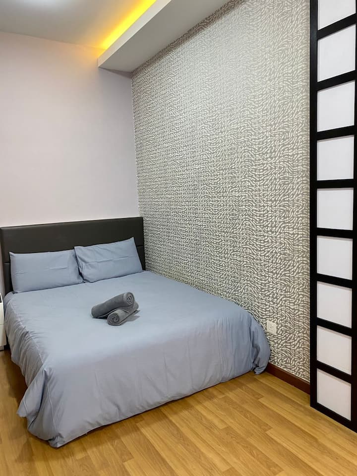 2. SPAVAĆA SOBA 
1 BRAČNI KREVET (1,8X2
) 