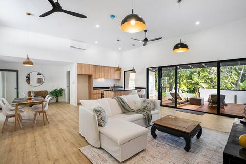 Tropical Kuranda Modern Retreat