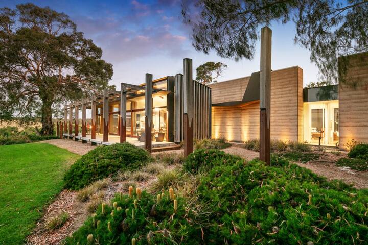 Vineyard House gallery image 3