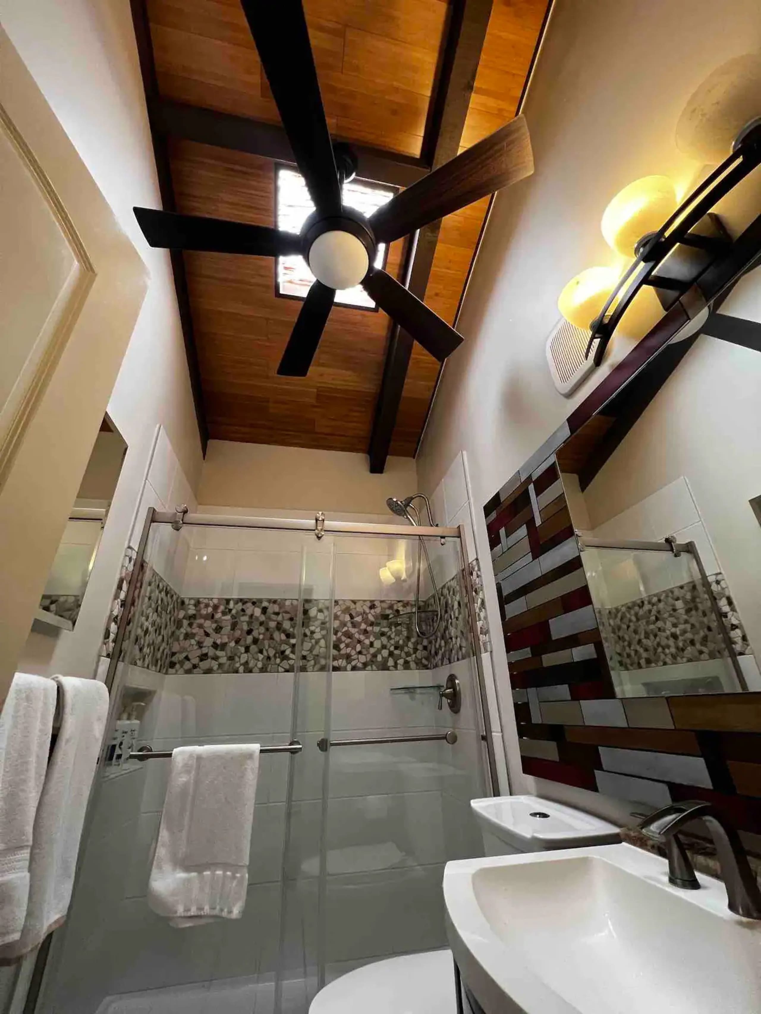 Home in Lahaina · ★5.0 · 1 bedroom · 1 bed · 1 shared bath - Image 12