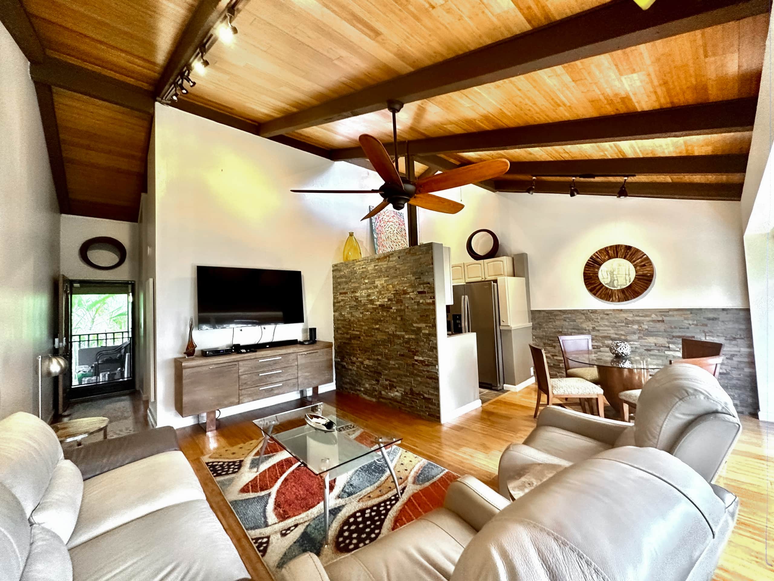 Home in Lahaina · ★5.0 · 1 bedroom · 1 bed · 1 shared bath - Image 1