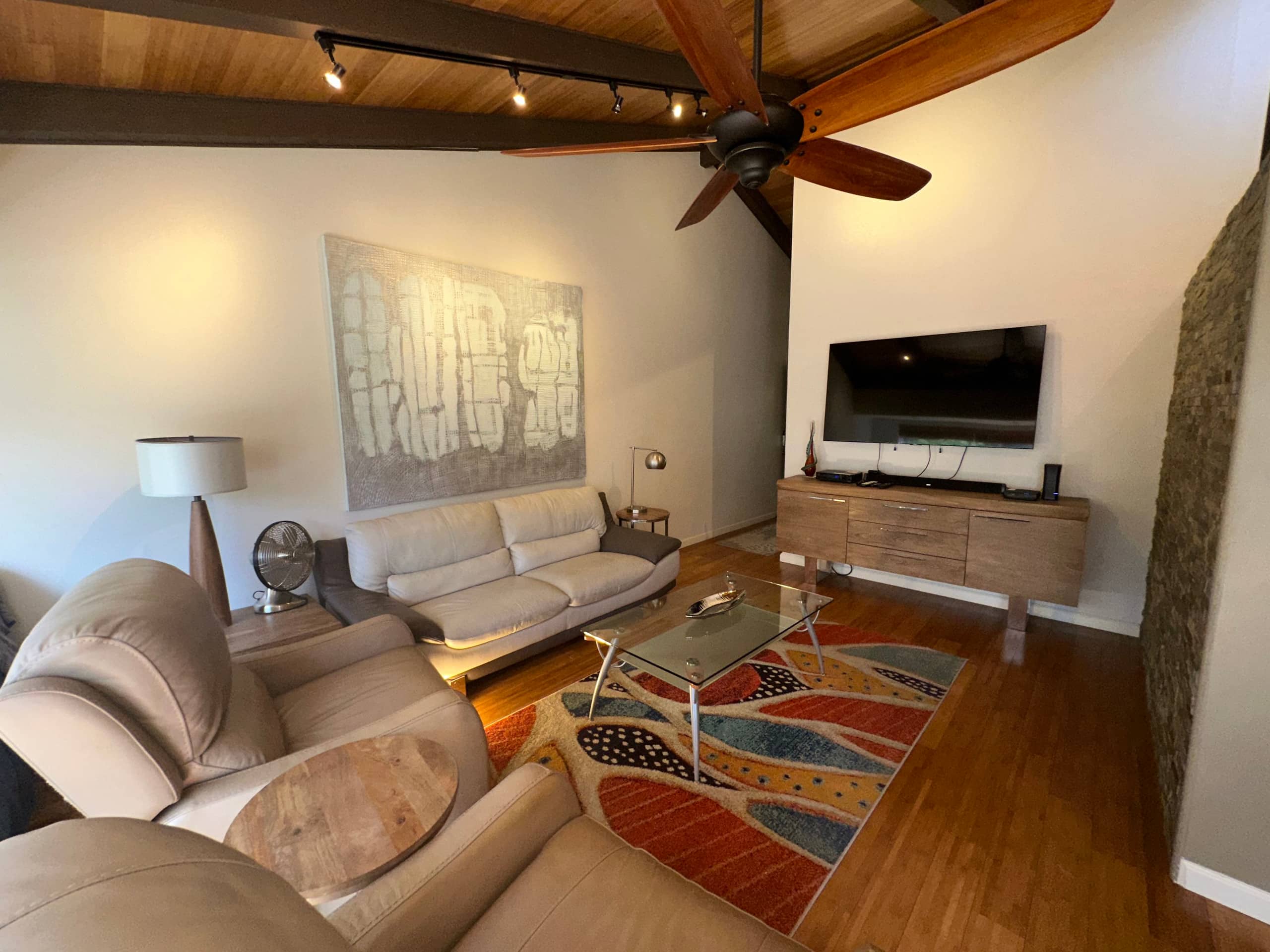 Home in Lahaina · ★5.0 · 1 bedroom · 1 bed · 1 shared bath - Image 3