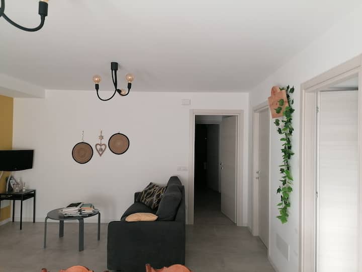  Divani i dhomës së ndenjjes mund të shndërrohet në një krevat dopio 