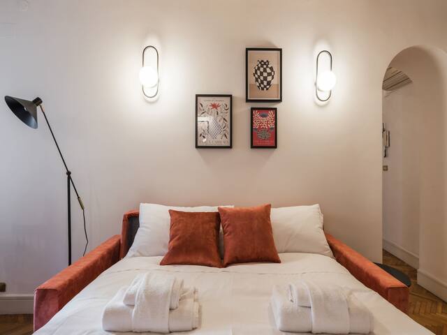 The Best Rent – Two-bedroom apartment in Old Town gallery image 4