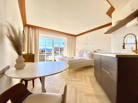 Romantic 4Two Kitchen I Balcony I Parking I View
