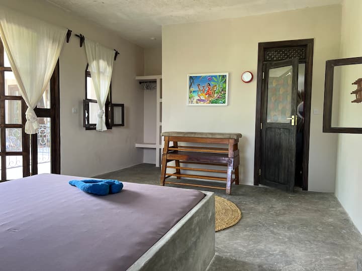 חדר ילדים עם מקלחת מקשרת