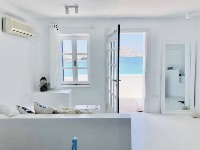 Paros seafront Casa Phorkys gallery image 5