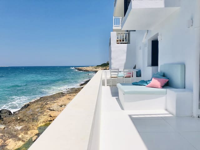Paros seafront Casa Phorkys gallery image 4