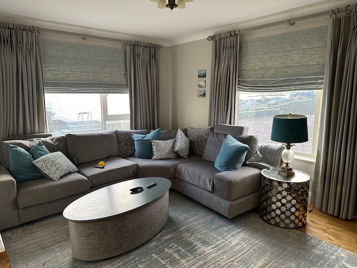 Top Ranked Airbnb - Edgewater House Pool - Hot Tub - Ireland