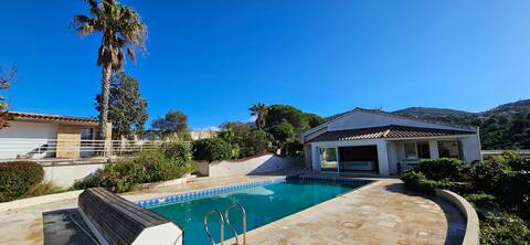 Luxury Villa Les Amandiers, sea view, swimming pool