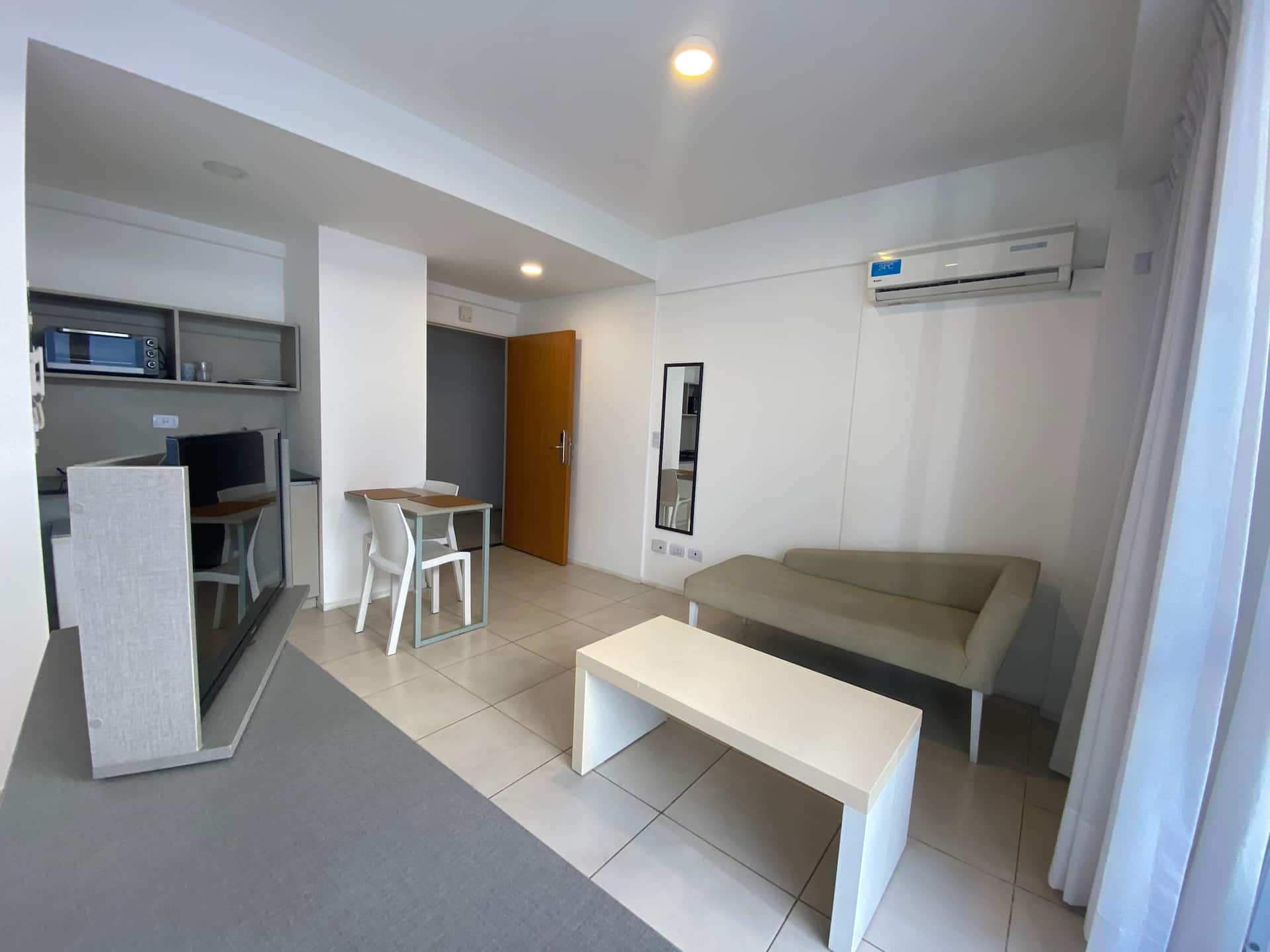 Studio with balcony in Monserrat