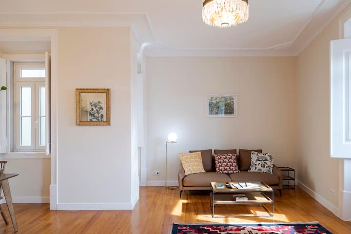 Elegant Apartment In Historical Downtown 2nd Floor - Setúbal