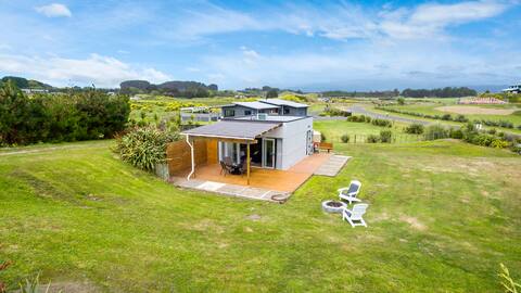 Beach Pod - Waikawa Beach -North Island