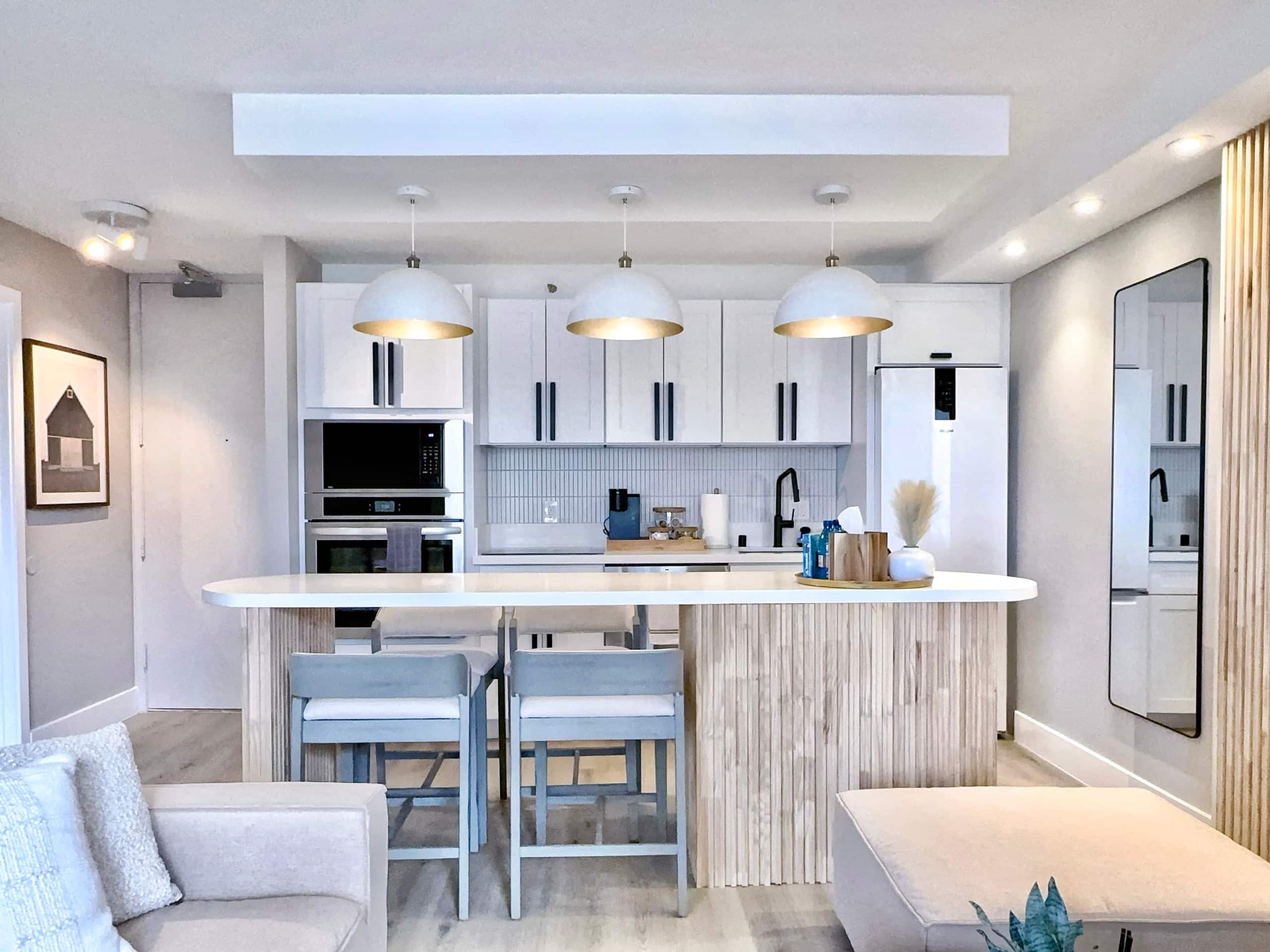 Upscale Ultra Modern Renovated 1BR+Free Parking! - Image 17
