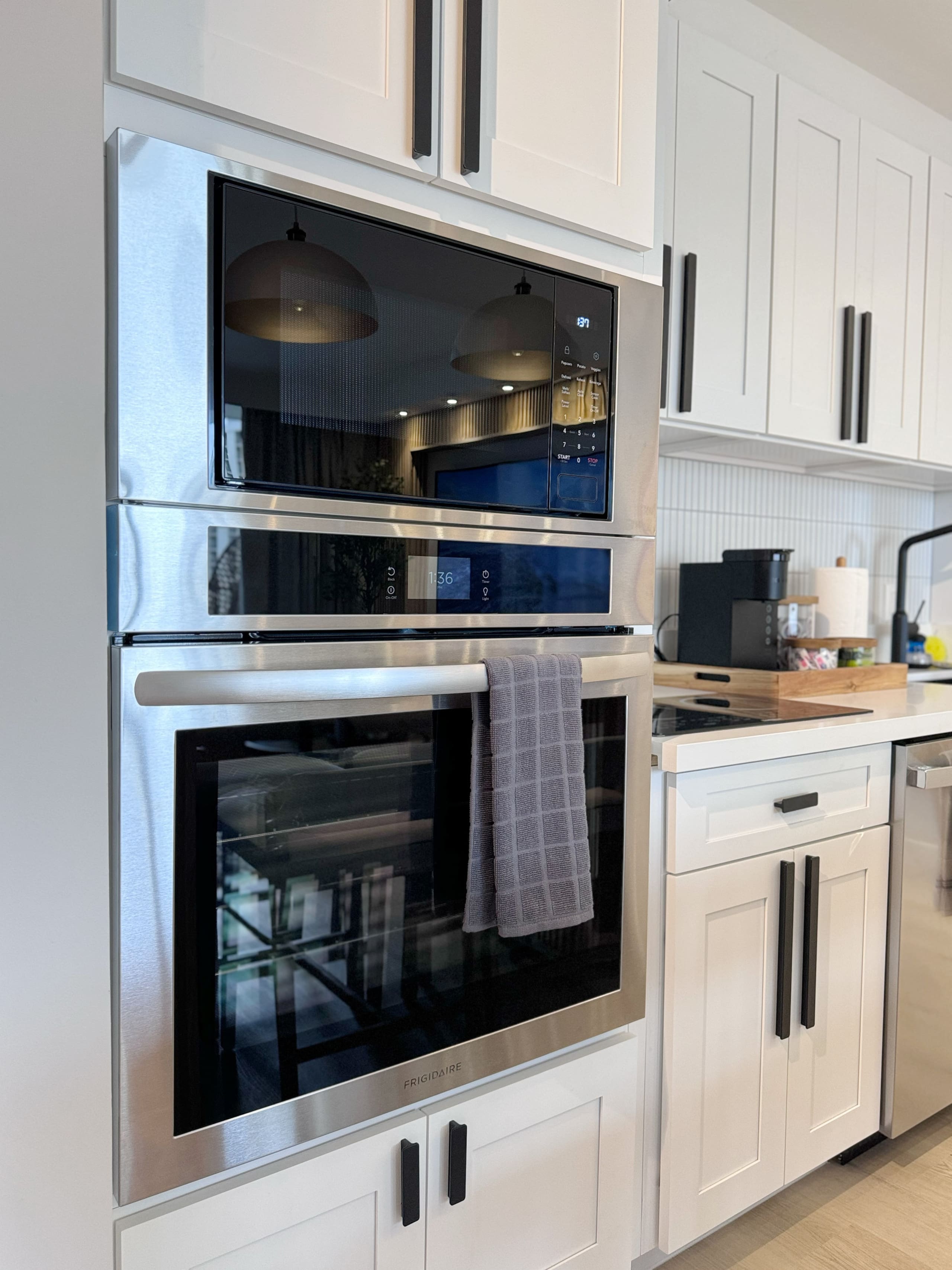 Upscale Ultra Modern Renovated 1BR+Free Parking! - Image 20