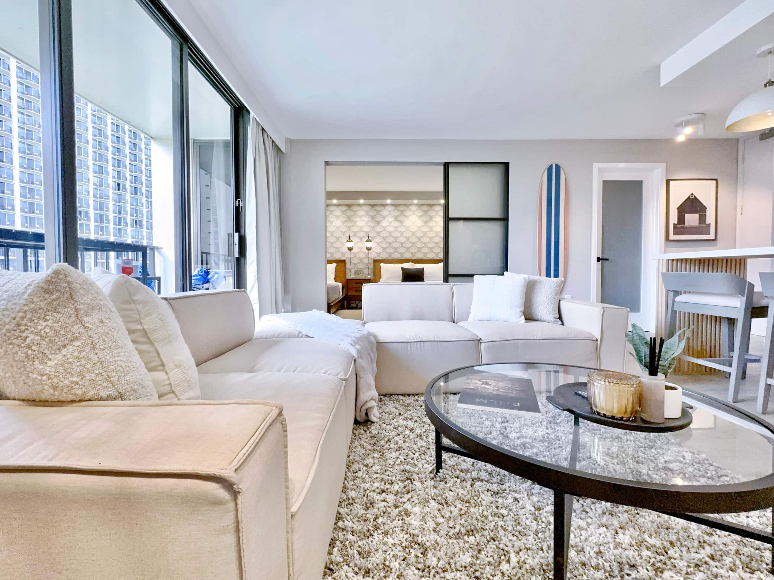 Upscale Ultra Modern Renovated 1BR+Free Parking! - Image 8