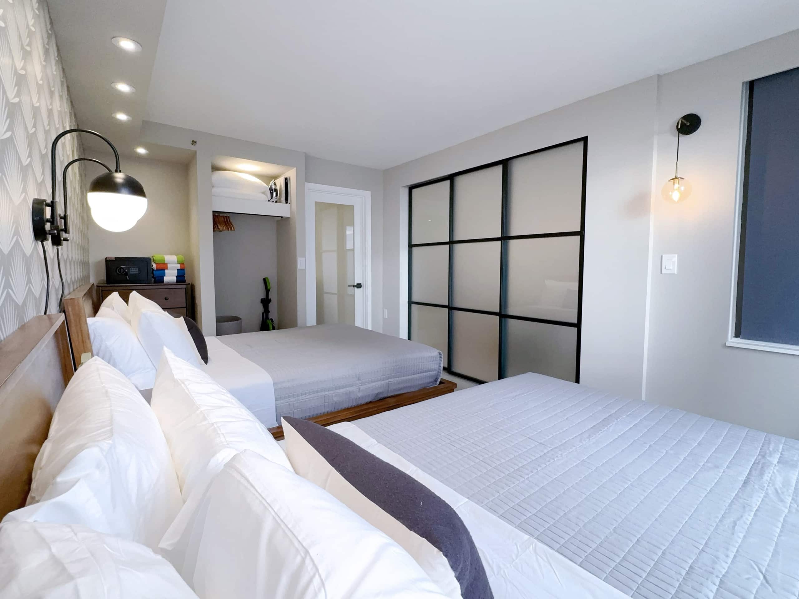 Upscale Ultra Modern Renovated 1BR+Free Parking! - Image 30