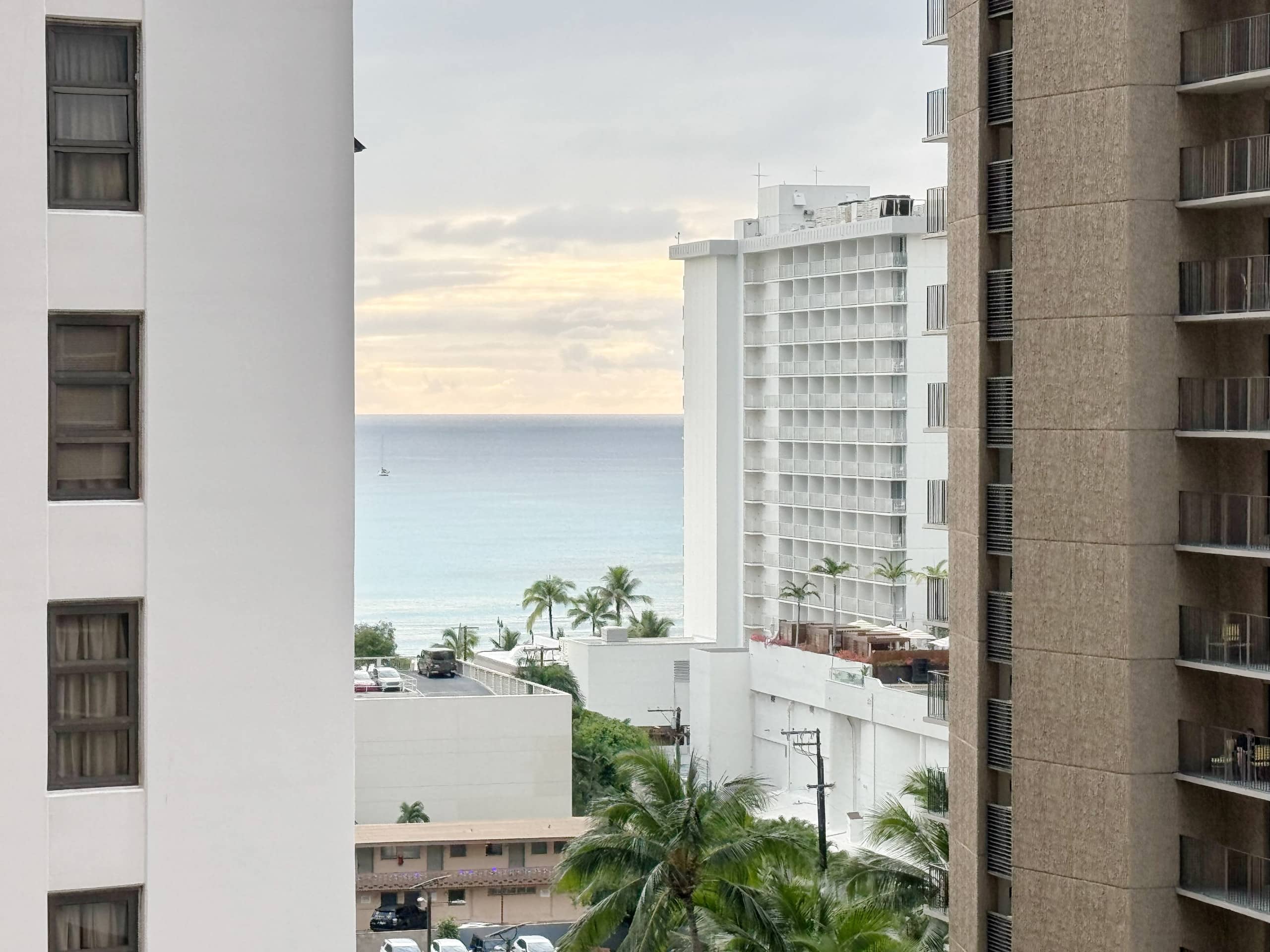 Upscale Ultra Modern Renovated 1BR+Free Parking! - Image 51