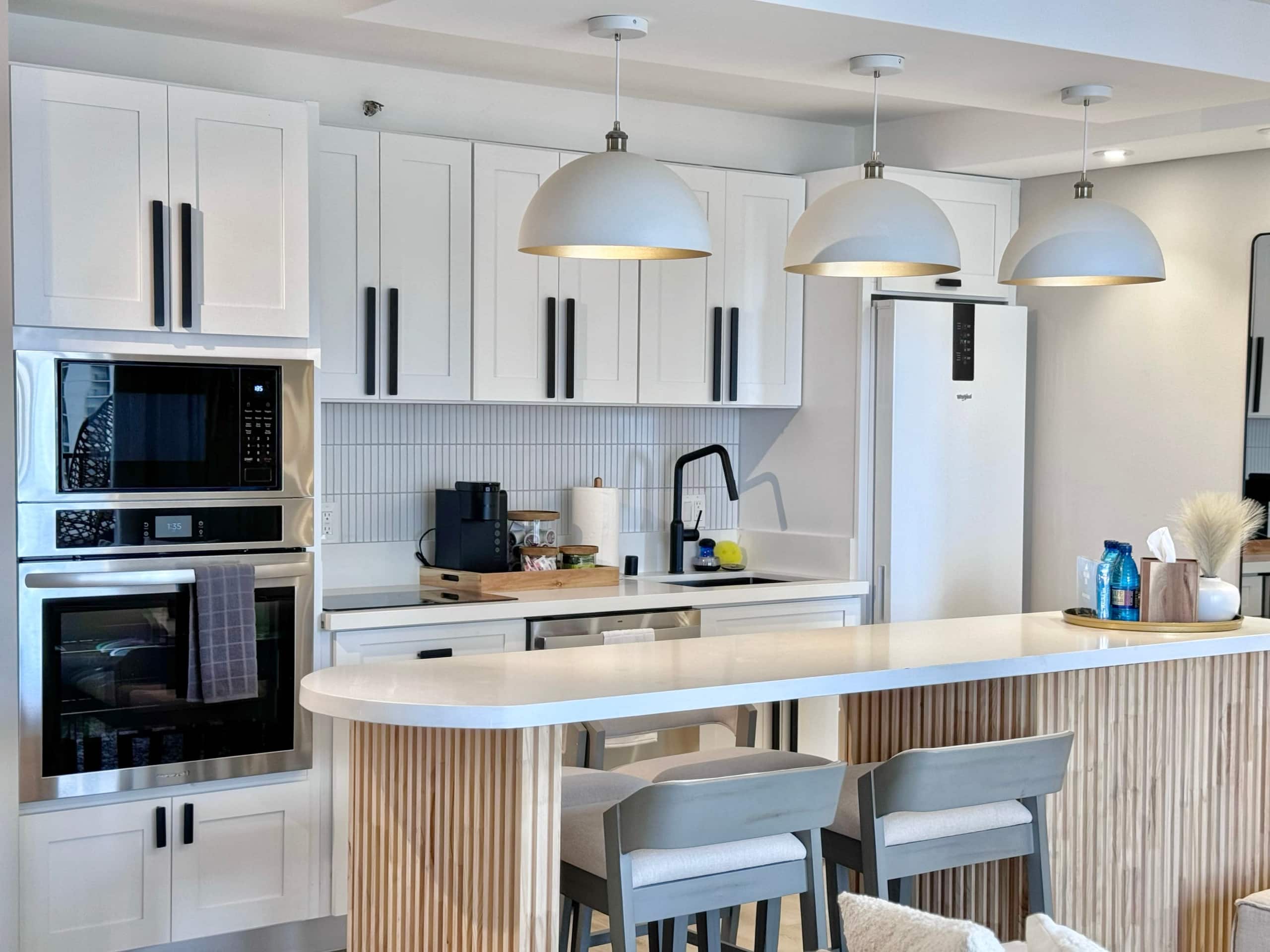 Upscale Ultra Modern Renovated 1BR+Free Parking! - Image 26