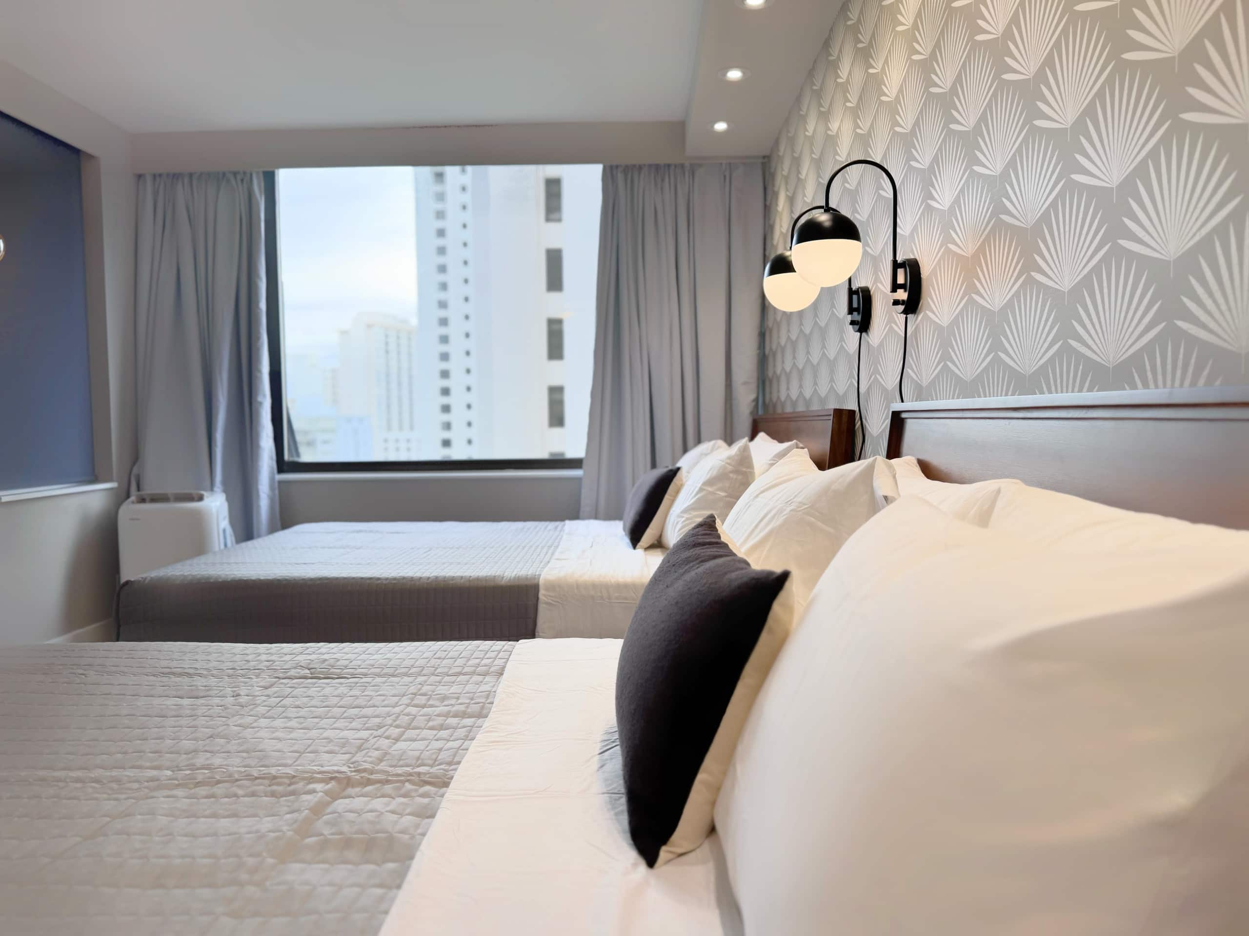 Upscale Ultra Modern Renovated 1BR+Free Parking! - Image 31