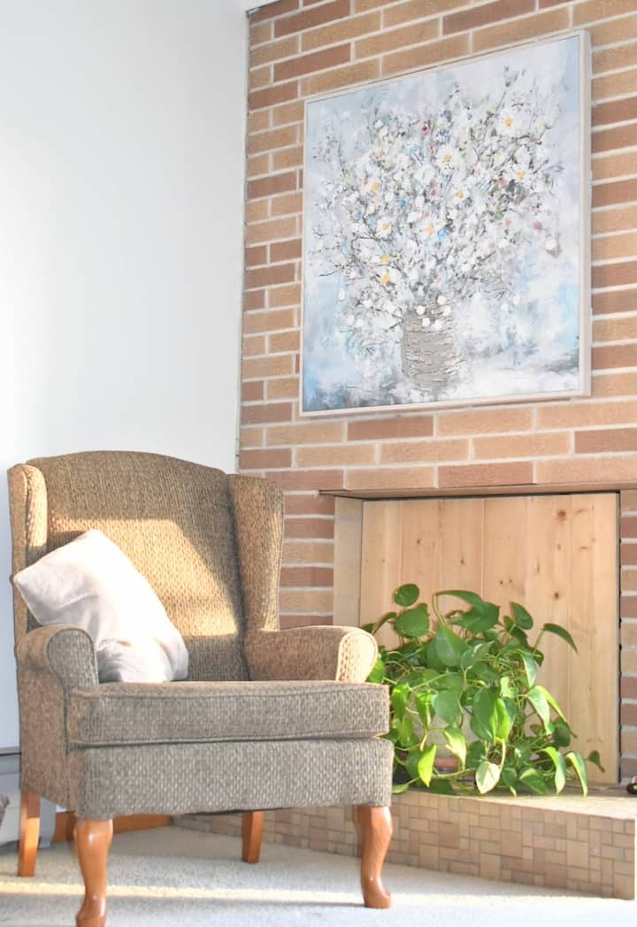 Private Apt W/ Washer/dryer-parking-kitchen - Iowa