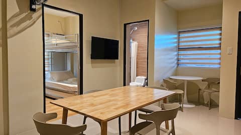 New modern private 2 bdr 1 bath, no stairs, 6 pax