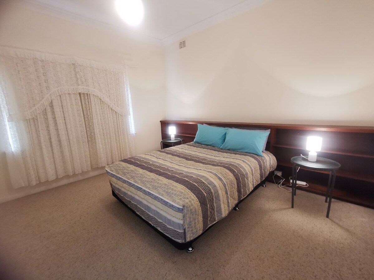 Wattle House Houses for Rent in Kimba, South Australia, Australia