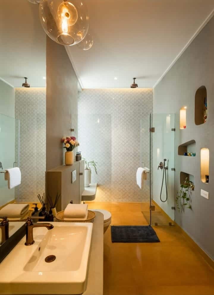 Full bathroom 1 image 1