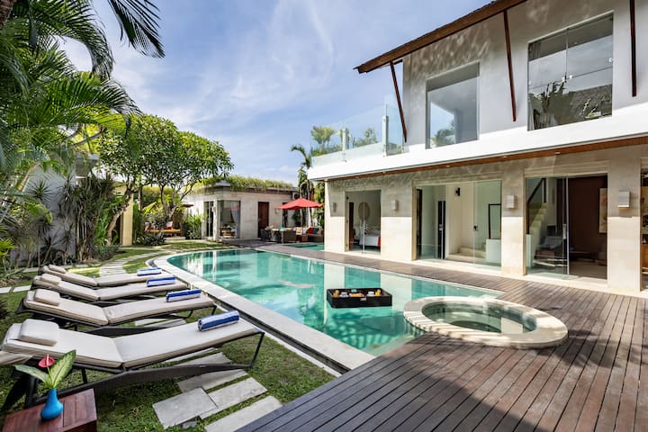 Stylish 4br Villa Near Beach & Seminyak Square - Seminyak