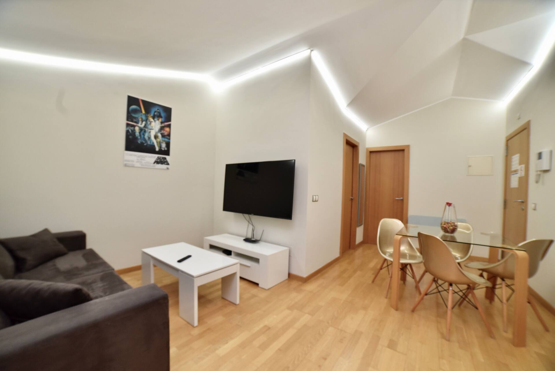 The Escaldes-Engordany center at your feet HUT6793
