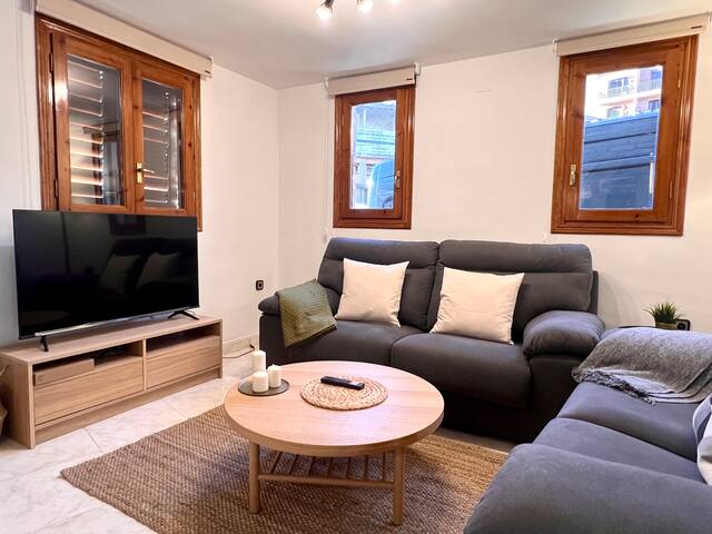 L’AMFITRIONA managed Airbnb listing 3