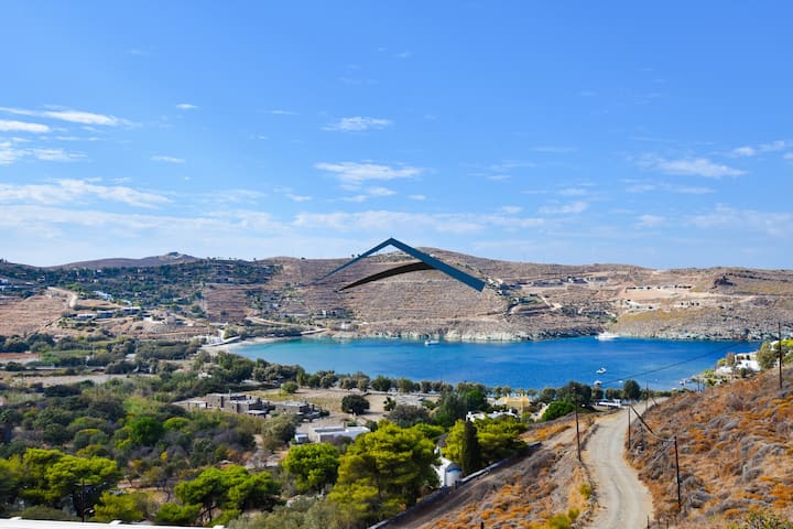 Otzia Bay house, 7 minutes walk from Otzia Beach