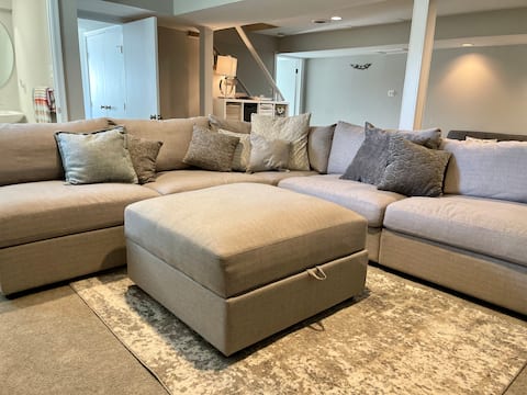 1BR Basement Bungalow w/Windows