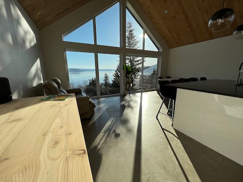 Successful Airbnb property: Magical Loft : Breathtaking View & Cozy Fireplace in Saguenay