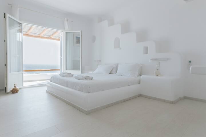 Private Cliffside Villa, 150 meters from the beach gallery image 3