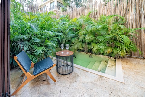 Nature Studio – Plunge Pool & Beach Club