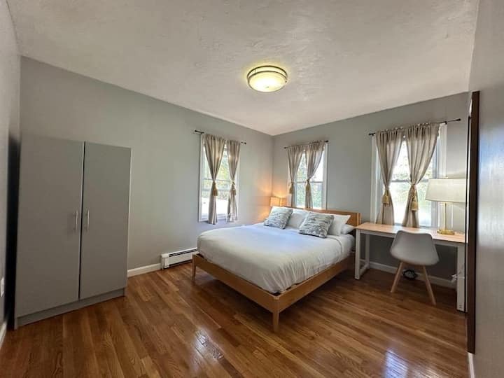 Quite Relaxing Home Houses for Rent in Watertown, Massachusetts